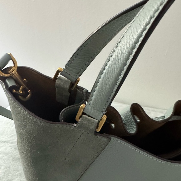 Tory Burch McGraw Dragonfly Bucket Bag - Picture 9 of 9